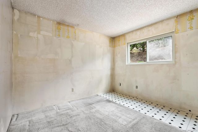 7225 Laura Ct, San Diego, CA 92120