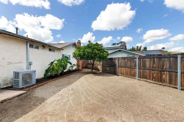 7225 Laura Ct, San Diego, CA 92120