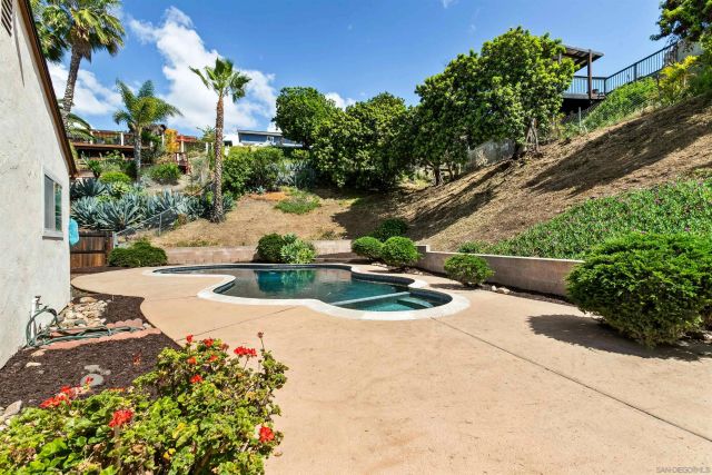 7225 Laura Ct, San Diego, CA 92120