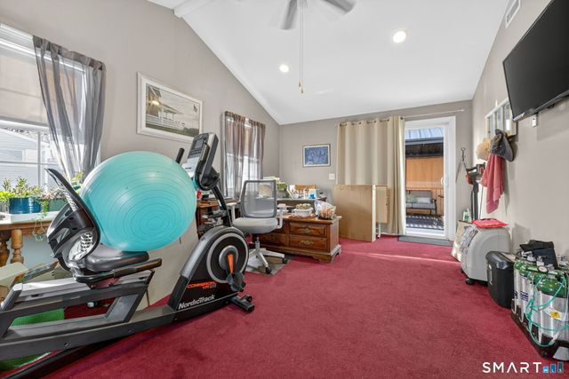 18 Evergreen Street, Norwich, CT 06360