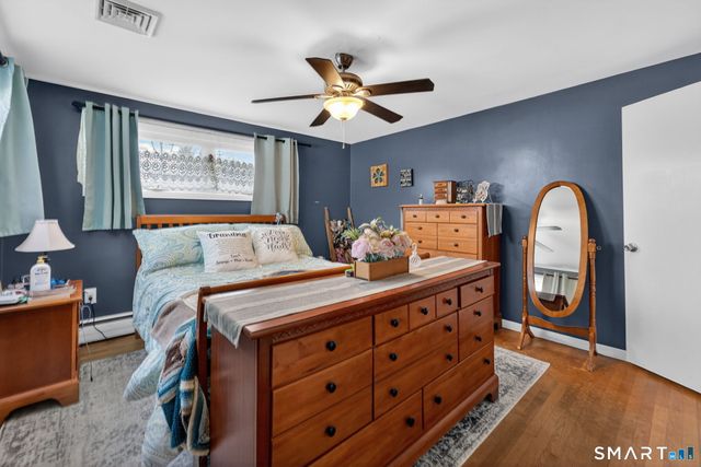 18 Evergreen Street, Norwich, CT 06360