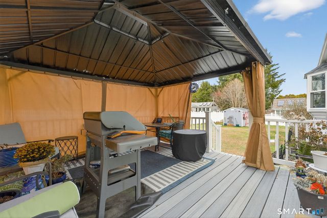 18 Evergreen Street, Norwich, CT 06360