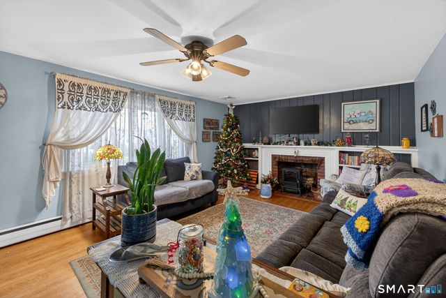 18 Evergreen Street, Norwich, CT 06360