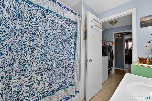 18 Evergreen Street, Norwich, CT 06360