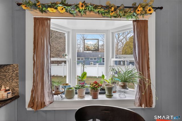 18 Evergreen Street, Norwich, CT 06360