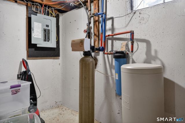 18 Evergreen Street, Norwich, CT 06360