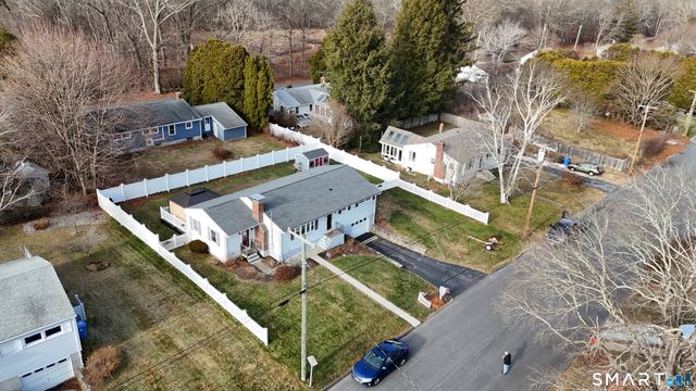 18 Evergreen Street, Norwich, CT 06360