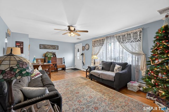 18 Evergreen Street, Norwich, CT 06360