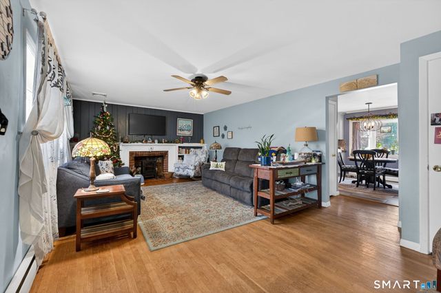 18 Evergreen Street, Norwich, CT 06360