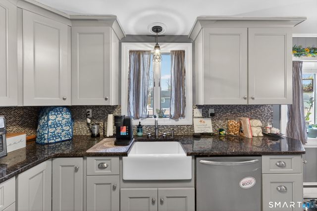 18 Evergreen Street, Norwich, CT 06360