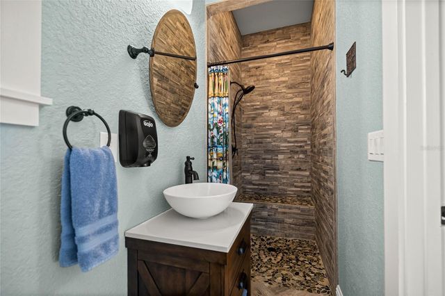 5251 SE 180TH AVENUE ROAD, Ocklawaha, FL 32179