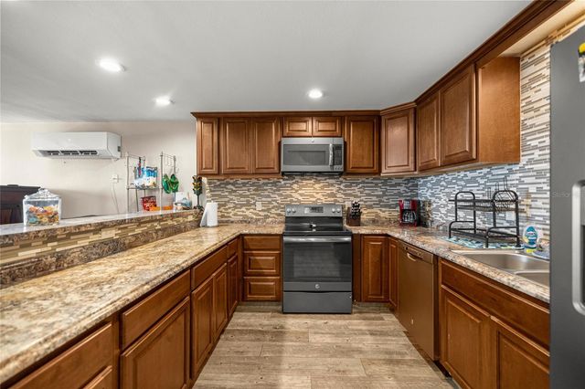 5251 SE 180TH AVENUE ROAD, Ocklawaha, FL 32179