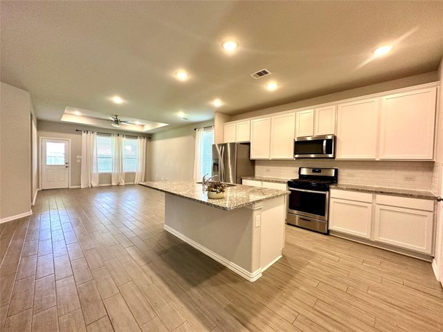 8319 Divot Trace, Fulshear, TX 77441