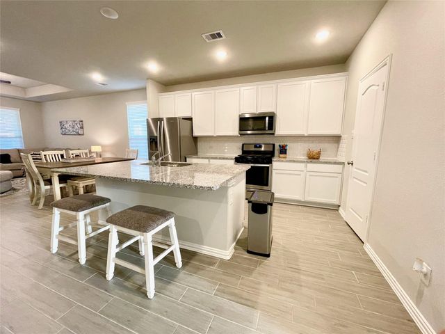 8319 Divot Trace, Fulshear, TX 77441