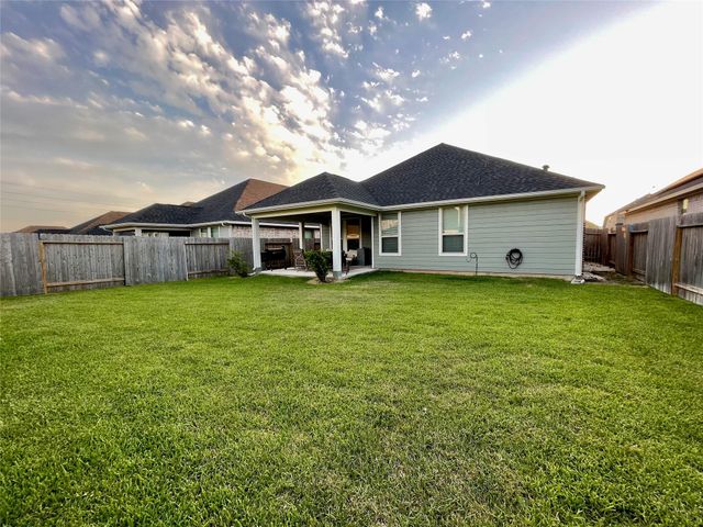 8319 Divot Trace, Fulshear, TX 77441