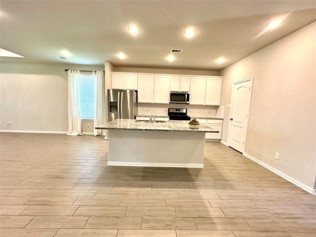 8319 Divot Trace, Fulshear, TX 77441