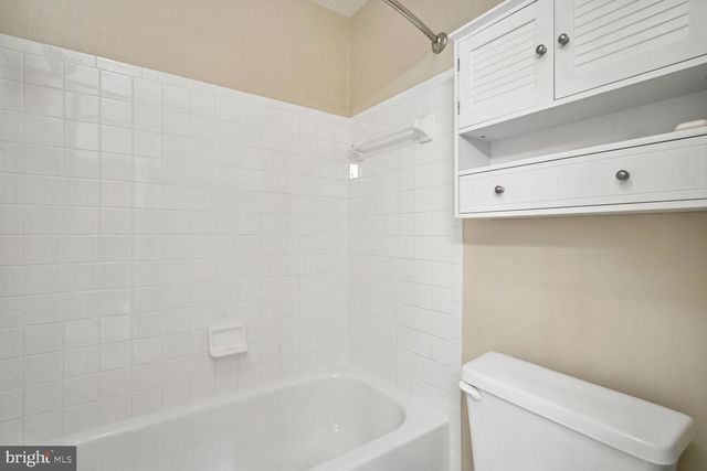 8544 WESTOWN WAY, Vienna, VA 22182