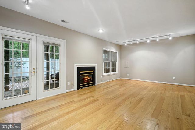 8544 WESTOWN WAY, Vienna, VA 22182