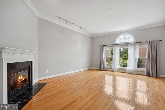 8544 WESTOWN WAY, Vienna, VA 22182