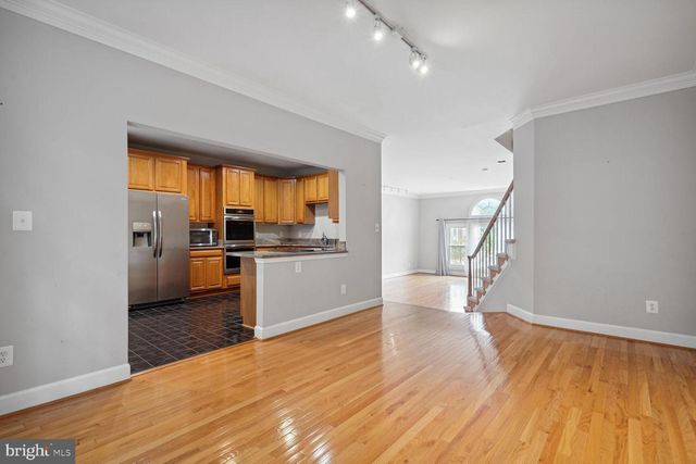 8544 WESTOWN WAY, Vienna, VA 22182