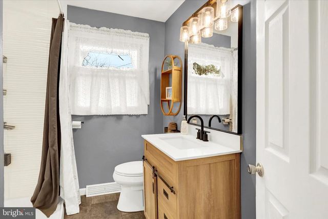129 SHIRLEY DR, Middletown, PA 17057