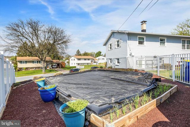 129 SHIRLEY DR, Middletown, PA 17057