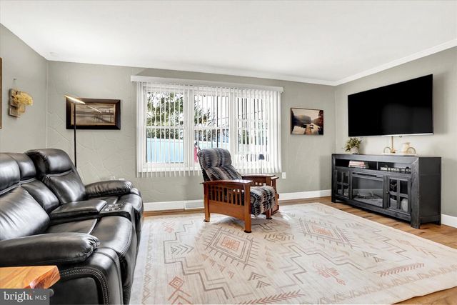 129 SHIRLEY DR, Middletown, PA 17057