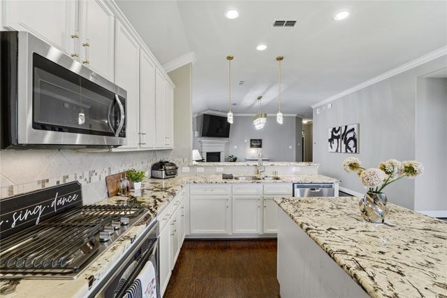 9538 Ocean Drive, Iowa Colony, TX 77583