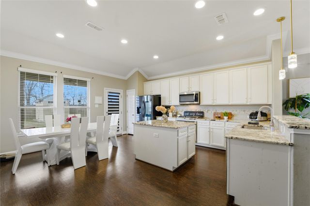 9538 Ocean Drive, Iowa Colony, TX 77583