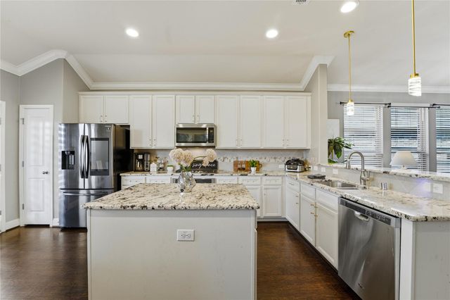 9538 Ocean Drive, Iowa Colony, TX 77583