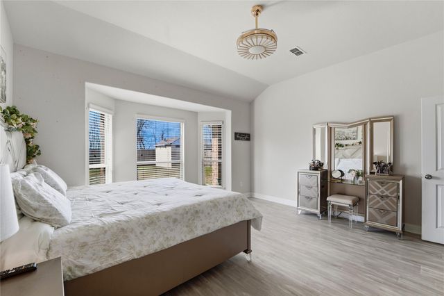 9538 Ocean Drive, Iowa Colony, TX 77583