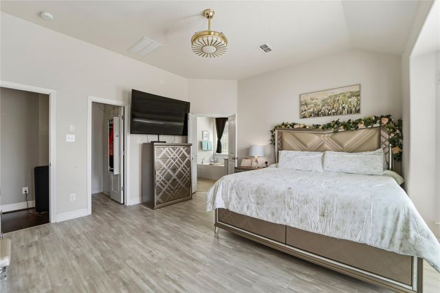 9538 Ocean Drive, Iowa Colony, TX 77583