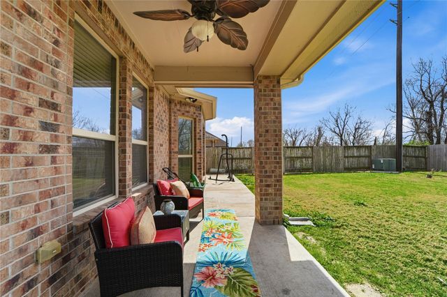 9538 Ocean Drive, Iowa Colony, TX 77583