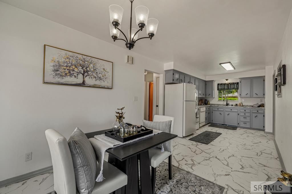 Image 10 of property listing at 1265 10th Street, Idaho Falls, ID 83404