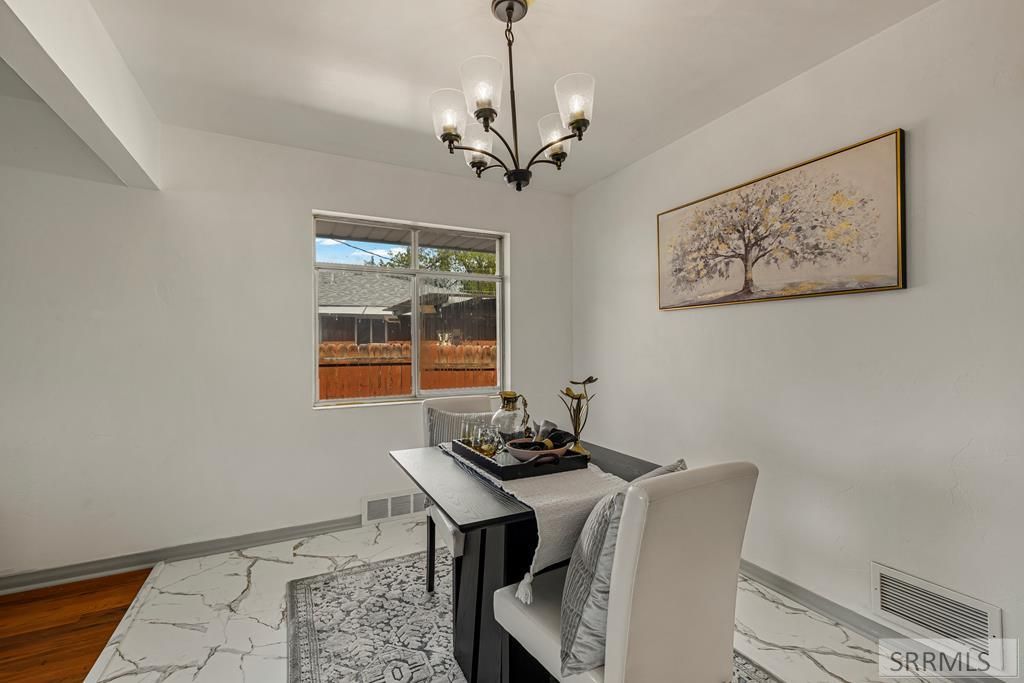 Image 11 of property listing at 1265 10th Street, Idaho Falls, ID 83404