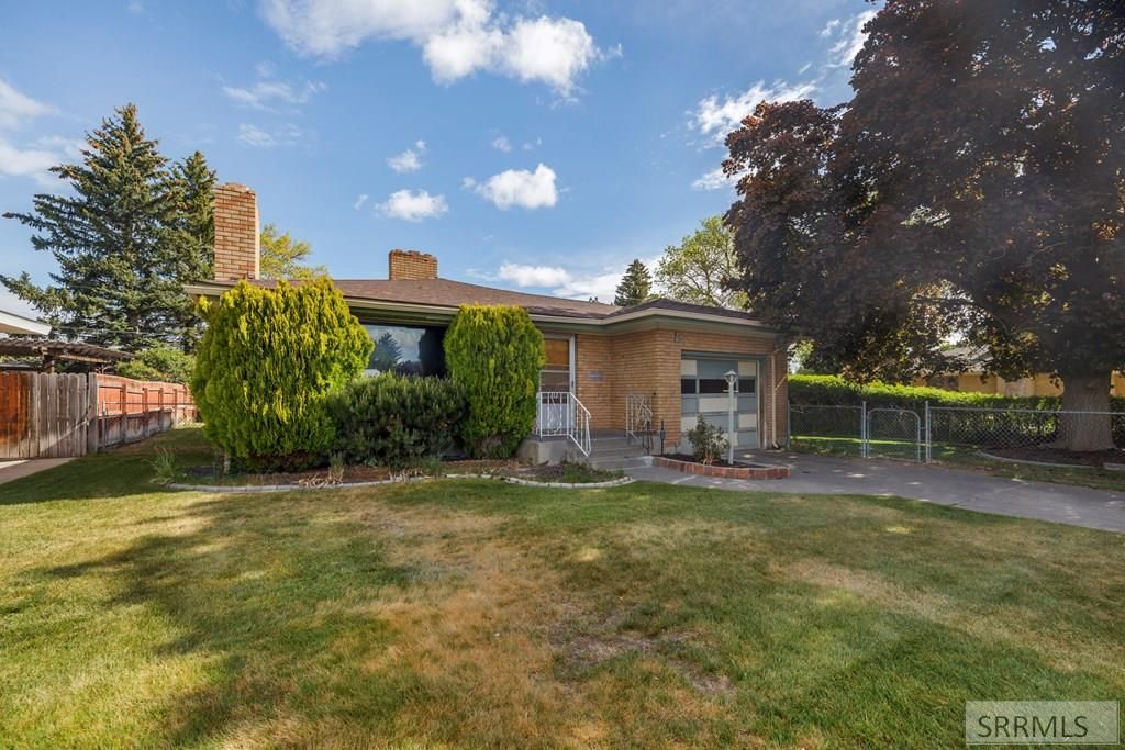 Image 3 of property listing at 1265 10th Street, Idaho Falls, ID 83404