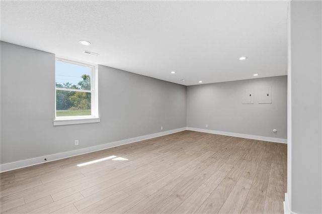 1816 NE Volos Court, Blue Springs, MO 64029