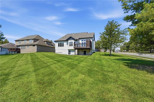 1816 NE Volos Court, Blue Springs, MO 64029