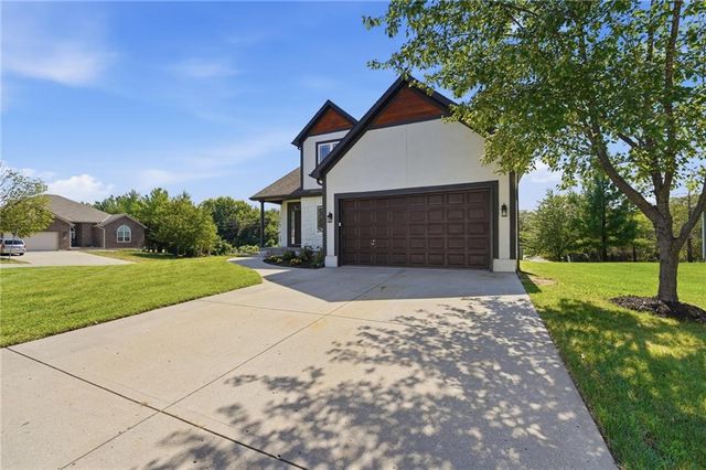 1816 NE Volos Court, Blue Springs, MO 64029