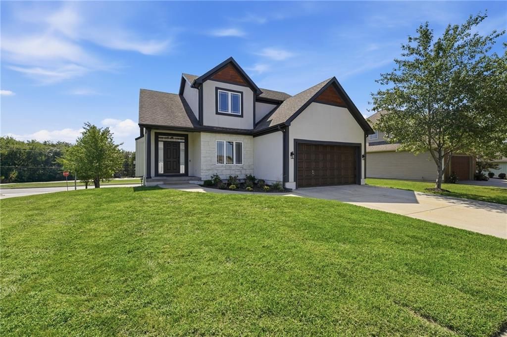 1816 NE Volos Court, Blue Springs, MO 64029
