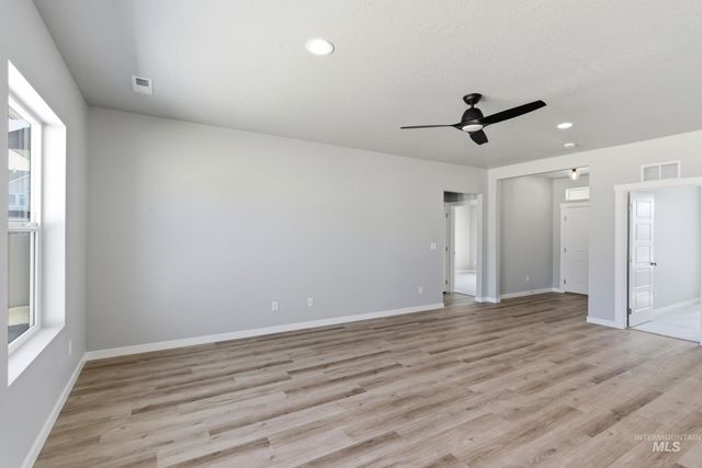 8307 E Presley Ct, Nampa, ID 83687
