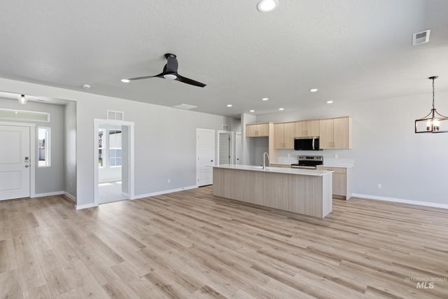 8307 E Presley Ct, Nampa, ID 83687