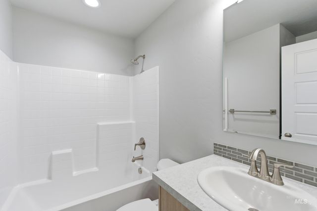 8307 E Presley Ct, Nampa, ID 83687