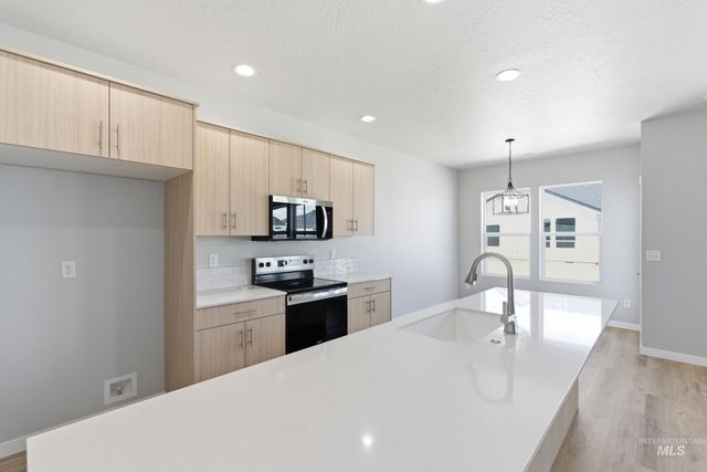 8307 E Presley Ct, Nampa, ID 83687