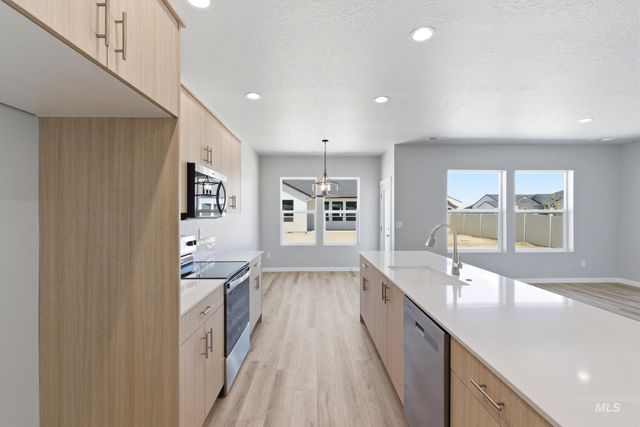 8307 E Presley Ct, Nampa, ID 83687