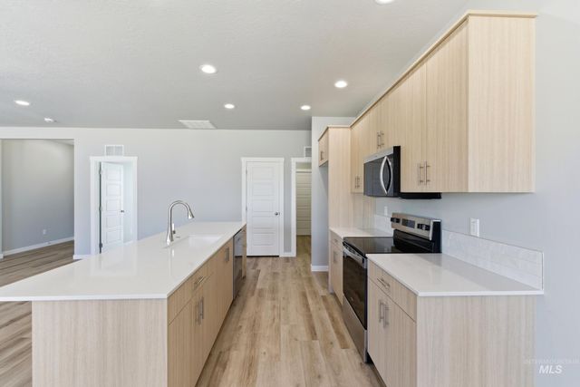 8307 E Presley Ct, Nampa, ID 83687