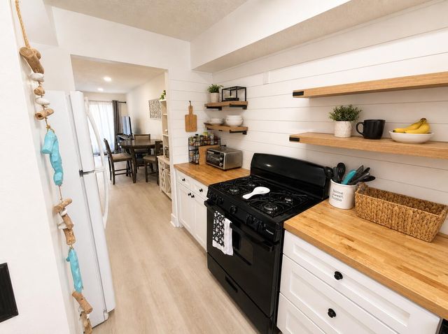 17751 Panama City Beach Parkway UNIT 14C, Panama City Beach, FL 32413