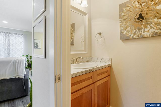 3902 Hawthorne Av NE, Salem, OR 97301