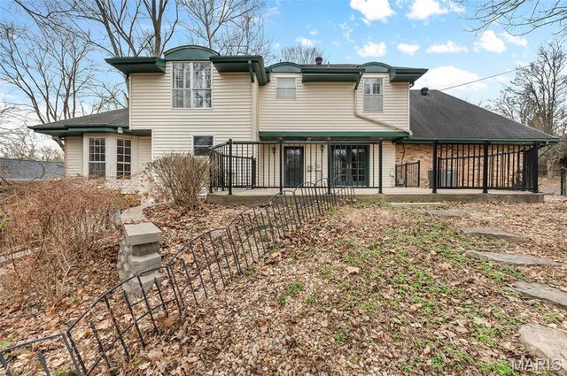 2 Powder Creek Drive, Belleville, IL 62223