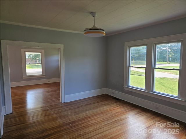 1704 16th Street NE, Hickory, NC 28601